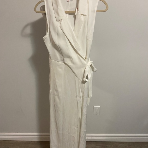 L’Atiste Wrap Jumpsuit in Off-White - Picture 2 of 5